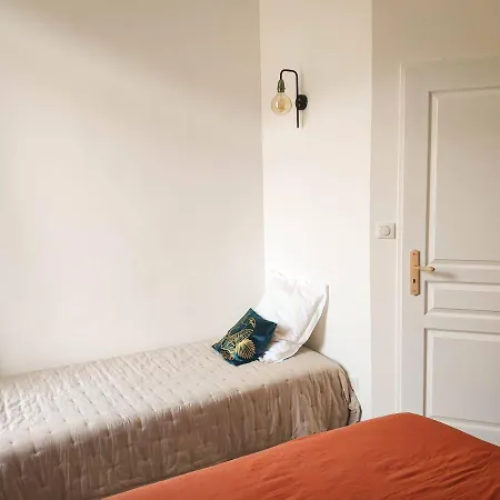 Hébergement de vacances Maison De Maître 4 étoiles Entier Parc Naturel Languedoc - Salagou *